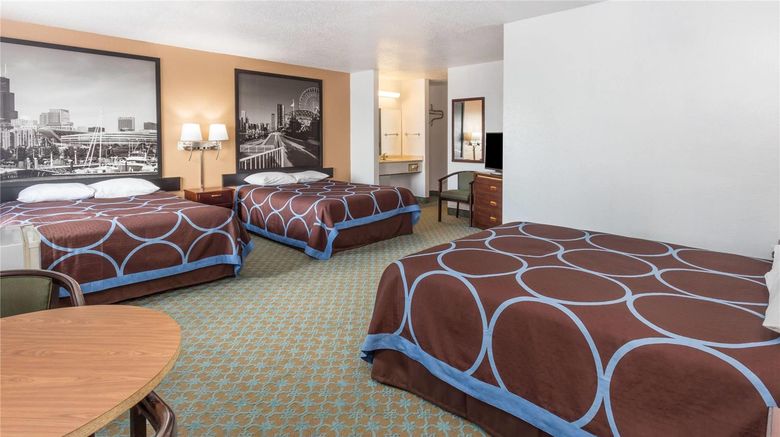 <b>Super 8 Bourbonnais/Kankakee Area Suite</b>. Images powered by <a href="https://iceportal.shijigroup.com/" title="IcePortal" target="_blank">IcePortal</a>.