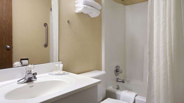 <b>Super 8 Collinsville St. Louis Room</b>. Images powered by <a href="https://iceportal.shijigroup.com/" title="IcePortal" target="_blank">IcePortal</a>.