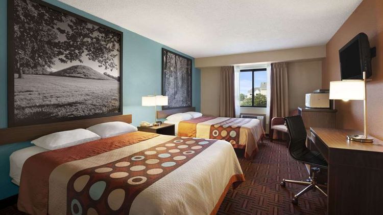 Super 8 Collinsville St. Louis Room