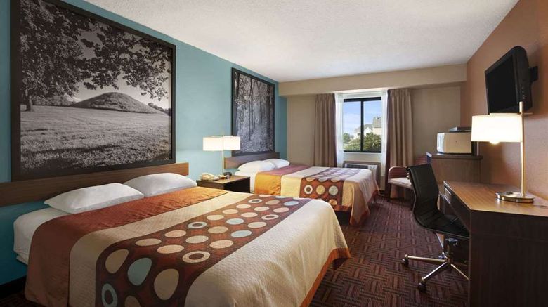 <b>Super 8 Collinsville St. Louis Room</b>. Images powered by <a href="https://iceportal.shijigroup.com/" title="IcePortal" target="_blank">IcePortal</a>.