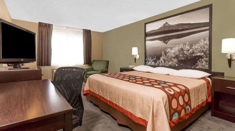 Super 8 LaGrande Room