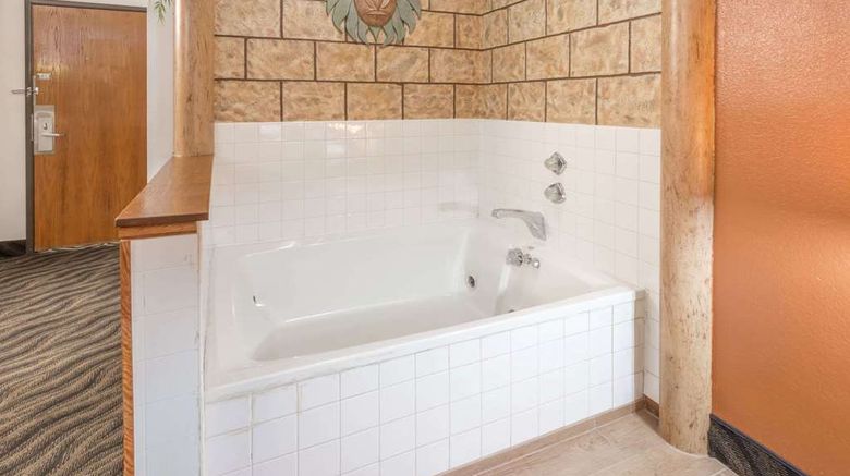<b>Super 8 Dixon Suite</b>. Images powered by <a href="https://iceportal.shijigroup.com/" title="IcePortal" target="_blank">IcePortal</a>.