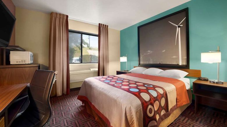 <b>Super 8 Peoria East Room</b>. Images powered by <a href="https://iceportal.shijigroup.com/" title="IcePortal" target="_blank">IcePortal</a>.