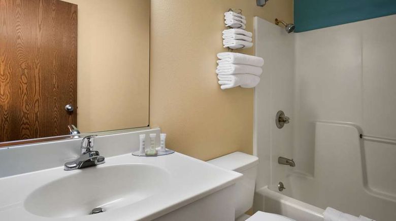 <b>Super 8 Peoria East Room</b>. Images powered by <a href="https://iceportal.shijigroup.com/" title="IcePortal" target="_blank">IcePortal</a>.