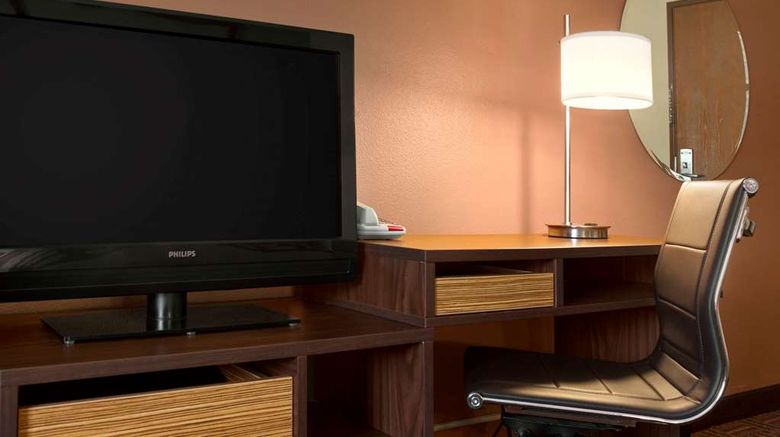 <b>Super 8 Peoria East Room</b>. Images powered by <a href="https://iceportal.shijigroup.com/" title="IcePortal" target="_blank">IcePortal</a>.