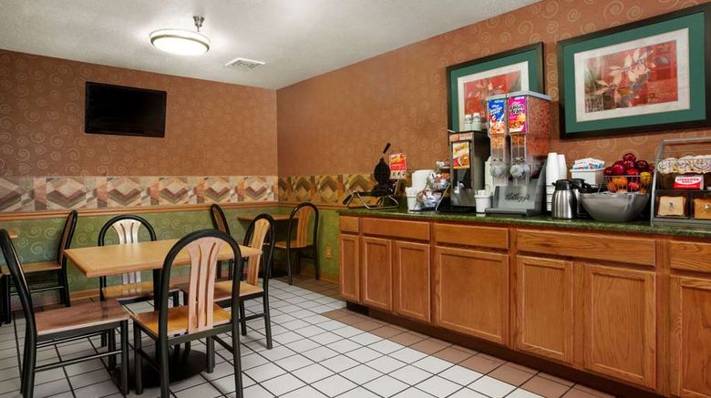 <b>Super 8 Peoria East Restaurant</b>. Images powered by <a href="https://iceportal.shijigroup.com/" title="IcePortal" target="_blank">IcePortal</a>.