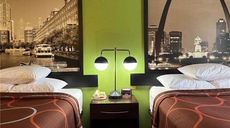 Super 8 Jacksonville Room