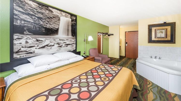 Super 8 Jacksonville Room