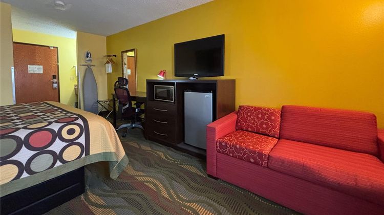 Super 8 Jacksonville Room