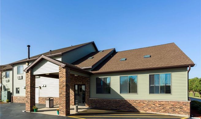 Super 8 DeKalb Exterior