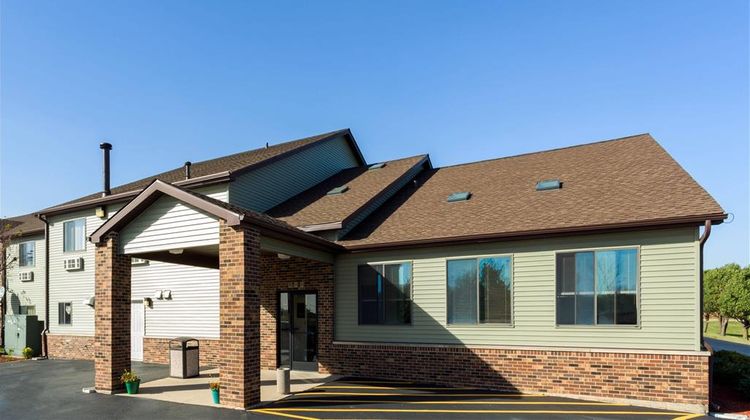 Super 8 DeKalb Exterior