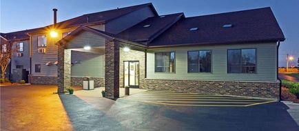 Super 8 DeKalb Exterior