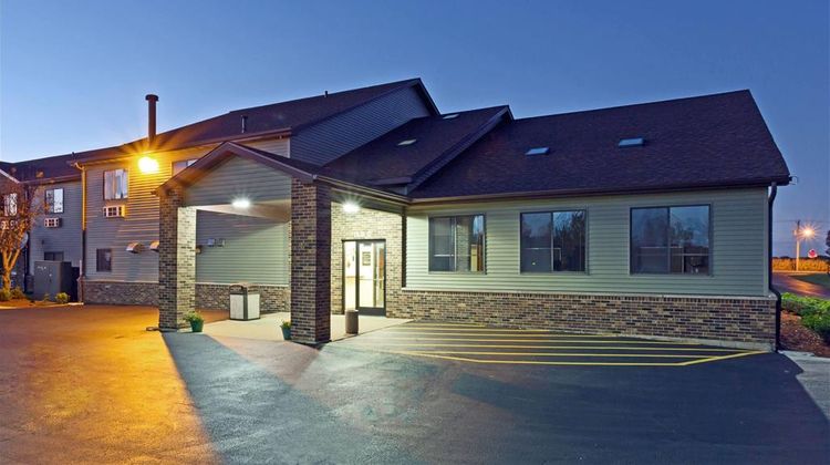 Super 8 DeKalb Exterior