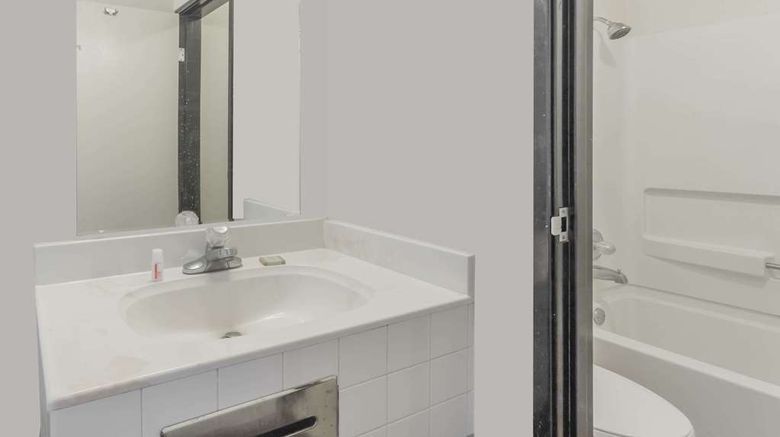 <b>Super 8 Morris Room</b>. Images powered by <a href="https://iceportal.shijigroup.com/" title="IcePortal" target="_blank">IcePortal</a>.