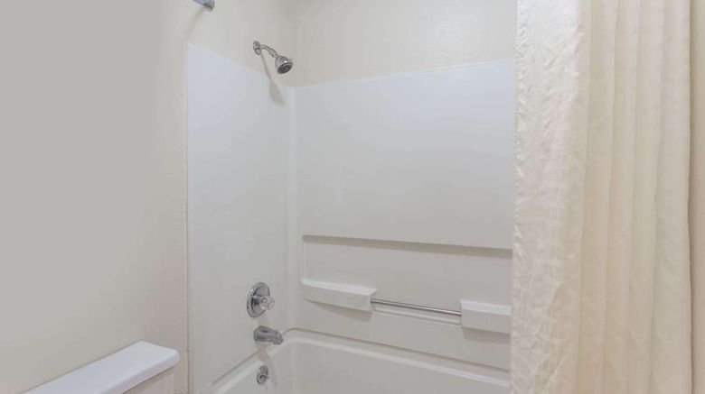 <b>Super 8 Morris Room</b>. Images powered by <a href="https://iceportal.shijigroup.com/" title="IcePortal" target="_blank">IcePortal</a>.