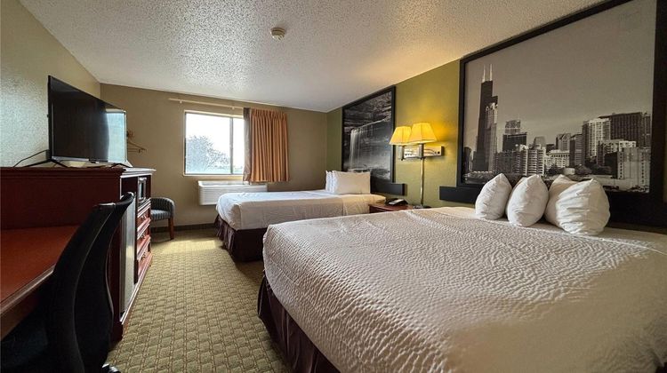 Super 8 Pontiac Room