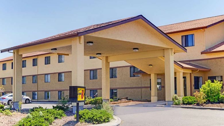 <b>Super 8 Klamath Falls Exterior</b>. Images powered by <a href="https://iceportal.shijigroup.com/" title="IcePortal" target="_blank">IcePortal</a>.