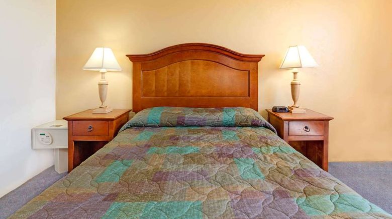 <b>Super 8 Klamath Falls Room</b>. Images powered by <a href="https://iceportal.shijigroup.com/" title="IcePortal" target="_blank">IcePortal</a>.