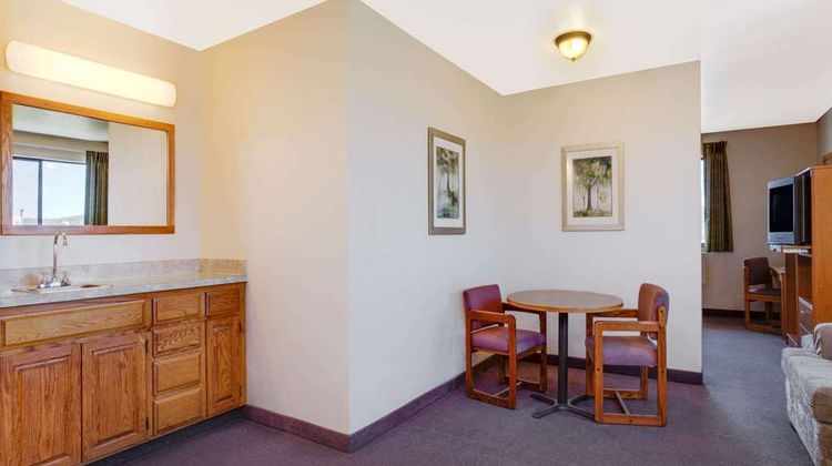 Super 8 Klamath Falls Room