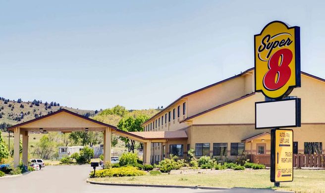Super 8 Klamath Falls Exterior
