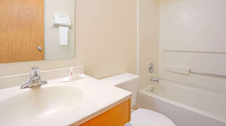 Super 8 Klamath Falls Room