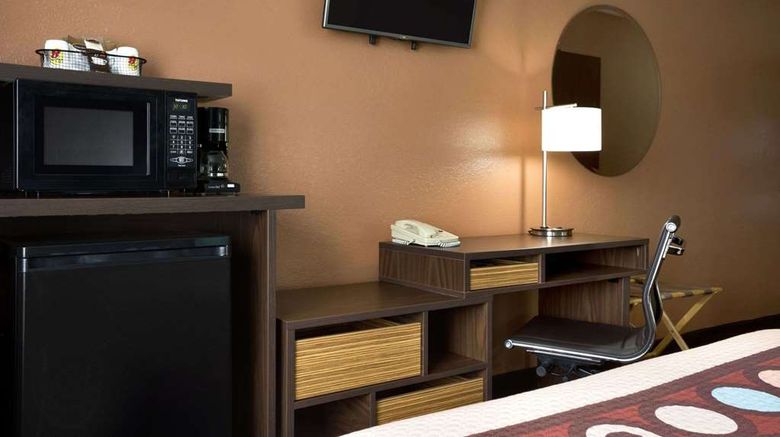 <b>Super 8 Mt. Vernon Room</b>. Images powered by <a href="https://iceportal.shijigroup.com/" title="IcePortal" target="_blank">IcePortal</a>.