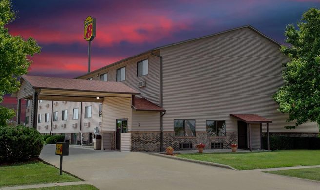 Super 8 Normal Bloomington Exterior