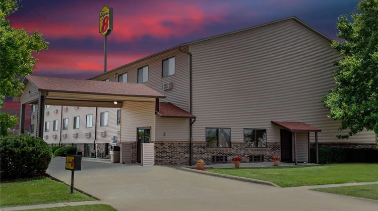 Super 8 Normal Bloomington Exterior