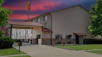 Super 8 Normal Bloomington