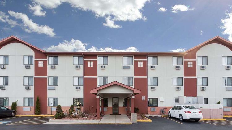 Super 8 Mundelein/Libertyville Area Exterior