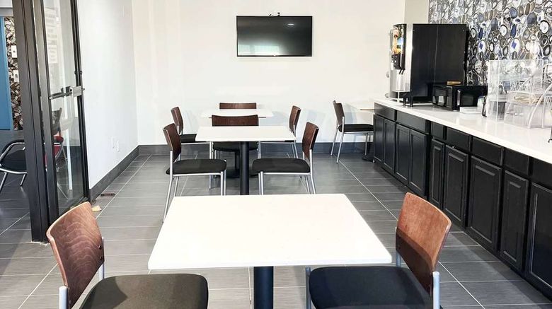<b>Super 8 Peoria Other</b>. Images powered by <a href="https://iceportal.shijigroup.com/" title="IcePortal" target="_blank">IcePortal</a>.