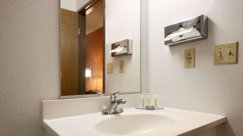 <b>Super 8 Peoria Room</b>. Images powered by <a href="https://iceportal.shijigroup.com/" title="IcePortal" target="_blank">IcePortal</a>.