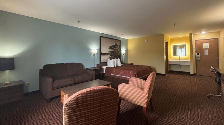 Super 8 Peoria Room