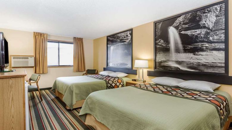 <b>Super 8 Ottawa Starved Rock Room</b>. Images powered by <a href="https://iceportal.shijigroup.com/" title="IcePortal" target="_blank">IcePortal</a>.