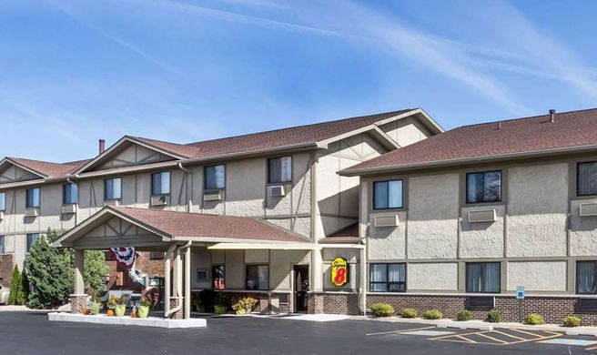 Super 8 Ottawa Starved Rock Exterior