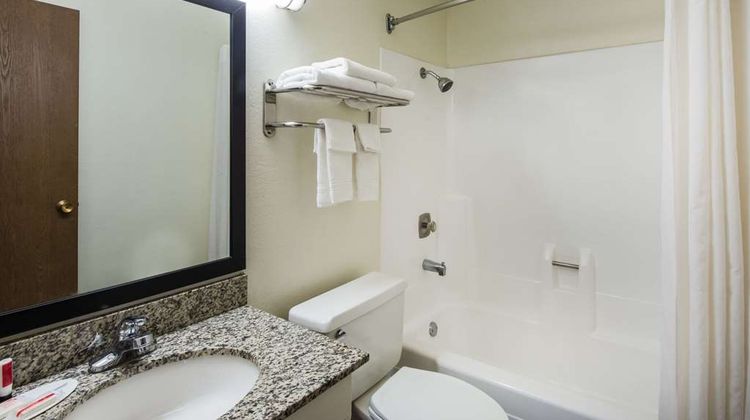 Super 8 Pueblo Room