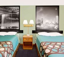 Super 8 Macomb Room