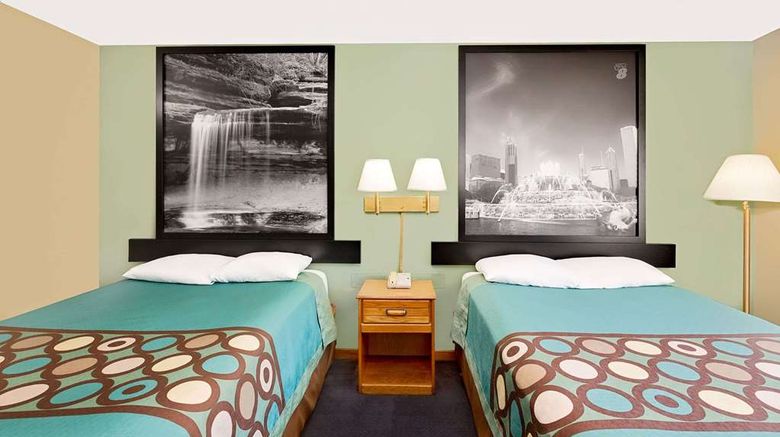<b>Super 8 Macomb Room</b>. Images powered by <a href="https://iceportal.shijigroup.com/" title="IcePortal" target="_blank">IcePortal</a>.