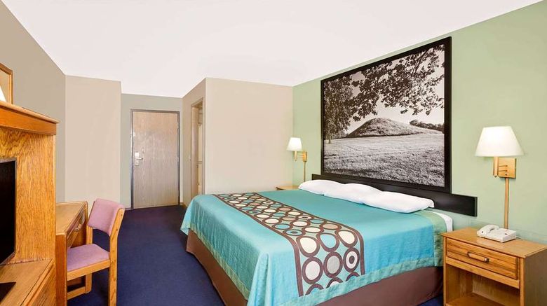 <b>Super 8 Macomb Room</b>. Images powered by <a href="https://iceportal.shijigroup.com/" title="IcePortal" target="_blank">IcePortal</a>.