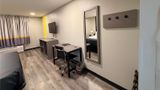 Super 8 Macomb Room