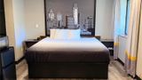Super 8 Macomb Suite