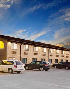 Super 8 Macomb