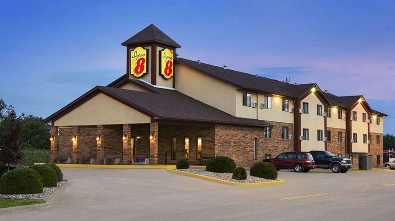 <b>Super 8 Marion Exterior</b>. Images powered by <a href="https://iceportal.shijigroup.com/" title="IcePortal" target="_blank">IcePortal</a>.