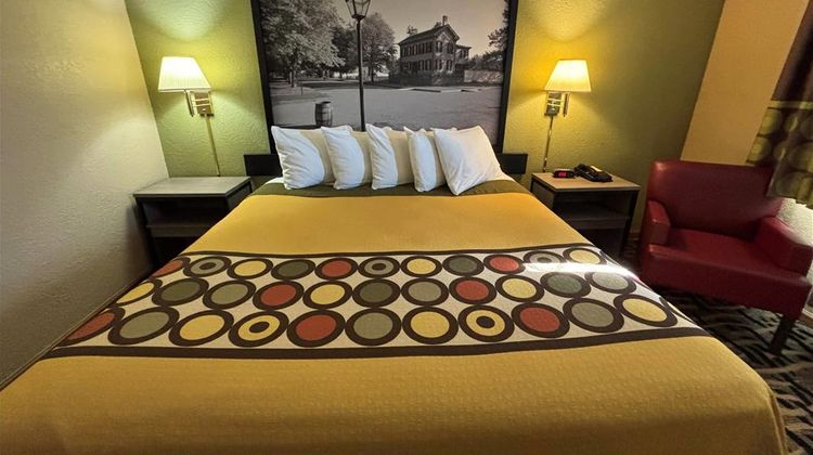 Super 8 McLean/Bloomington SW Room