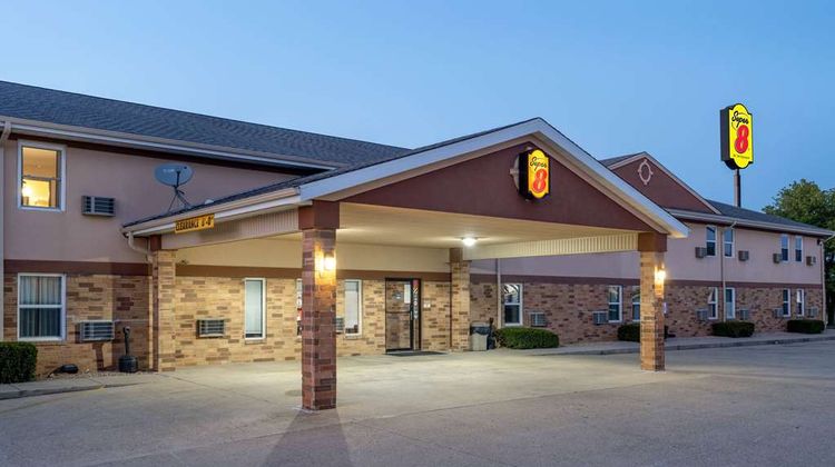 Super 8 Mattoon Exterior