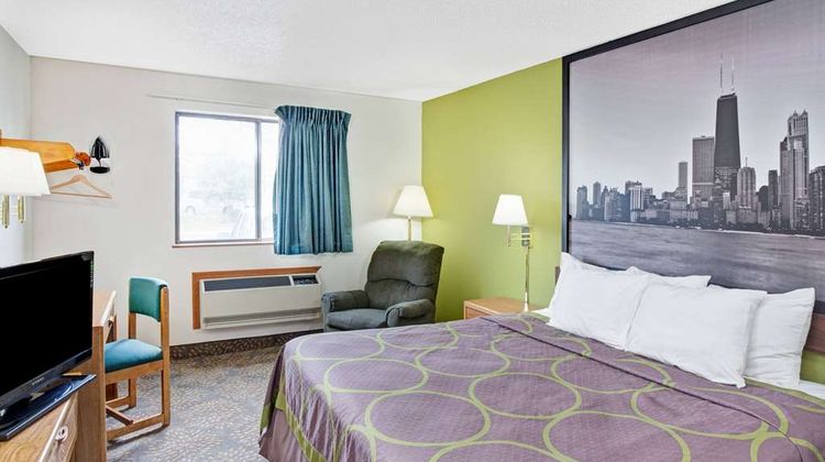 Super 8 Mokena/Frankfort /I-80 Room