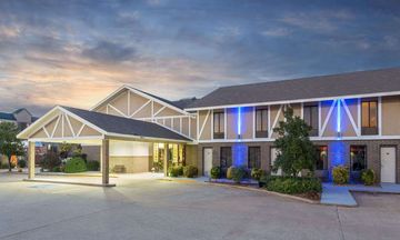 Super 8 Bentonville