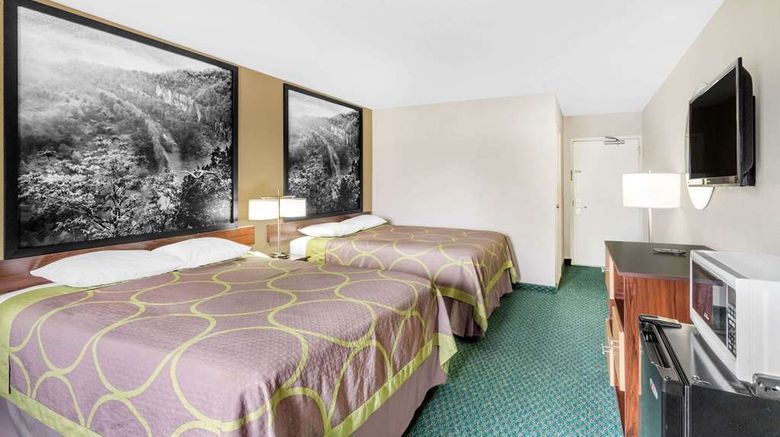<b>Super 8 Bentonville Room</b>. Images powered by <a href="https://iceportal.shijigroup.com/" title="IcePortal" target="_blank">IcePortal</a>.