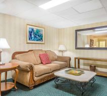 Super 8 Bentonville Lobby