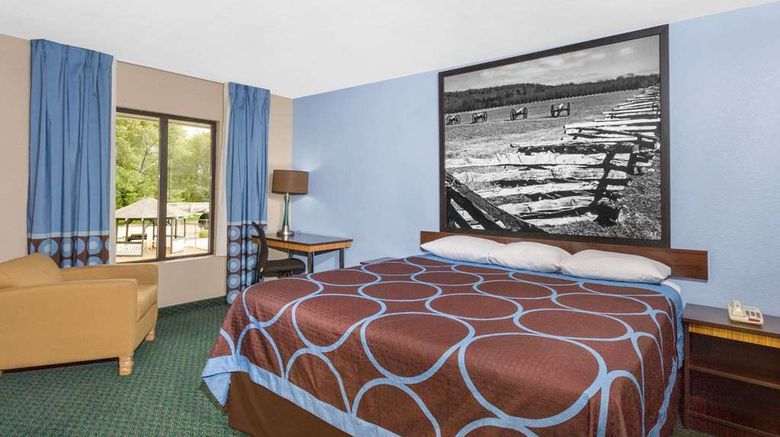<b>Super 8 Bentonville Room</b>. Images powered by <a href="https://iceportal.shijigroup.com/" title="IcePortal" target="_blank">IcePortal</a>.